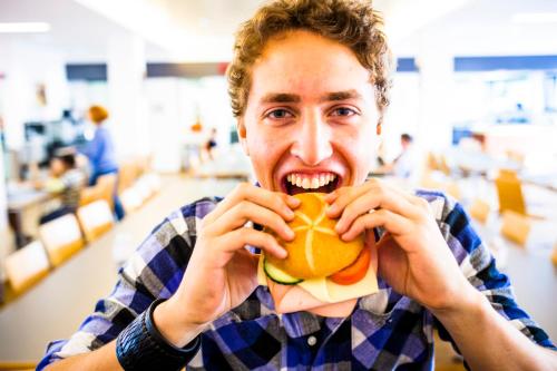 ホステルの敷地内または近くでの食事または食べ物