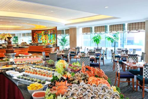 Makanan di atau berdekatan hotel
