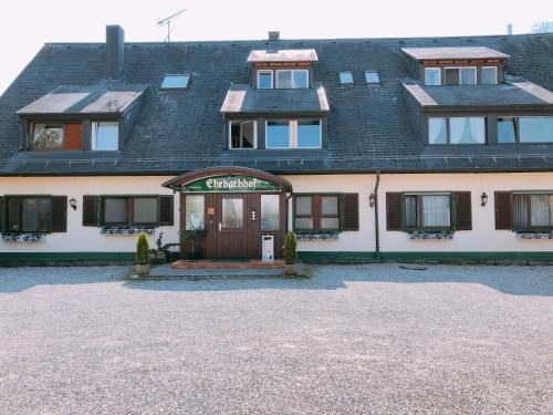 Gallery image of Gästehaus Ehebachhof Hotel Garni in Müllheim