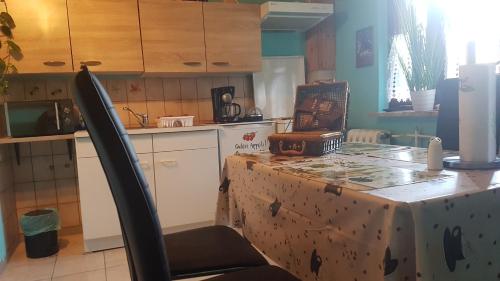 Dapur atau dapur kecil di Monteurwohnung Aroba