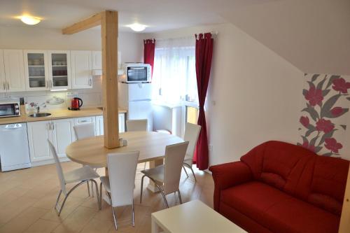 Kuchyňa alebo kuchynka v ubytovaní Apartmány Ski Lift