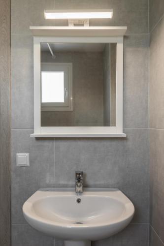 Gallery image of V Luxury Apartments in Siviri