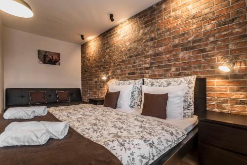 Amos Apartment - Private Parking Included