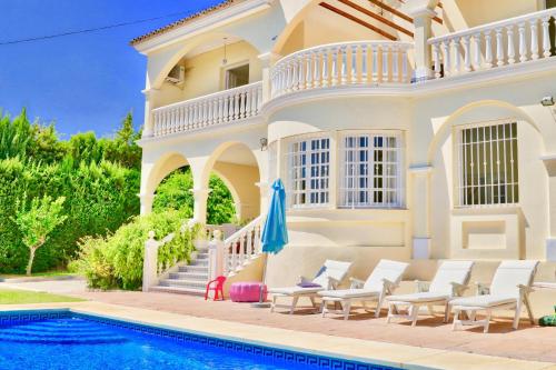 Villa Las Palmas Sleeps 10 (Spanje Mijas) - Booking.com