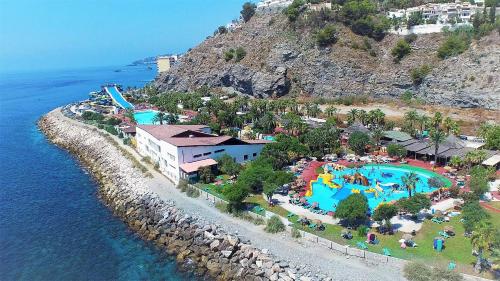 Bazén v ubytovaní PUERTA DEL MAR alebo v jeho blízkosti