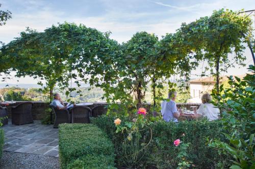 Taman di luar Palazzo Ravizza