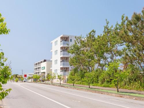 El edificio en el que está el apartahotel