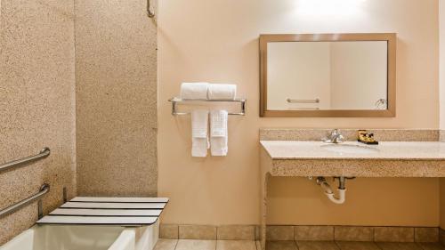 Gallery image of Best Western Plus Seminole Hotel & Suites in Seminole