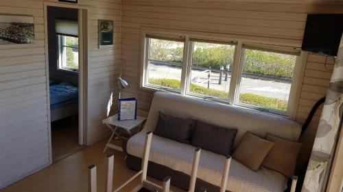 Predel za sedenje v nastanitvi Helsingør Camping & Cottages Grønnehave