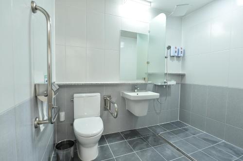 Koupelna v ubytování Gwangju Tourist Hotel