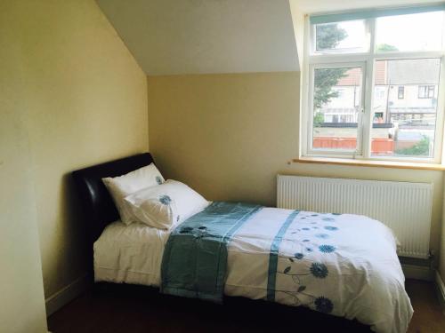 Gallery image of Comfort Villa London in Erith