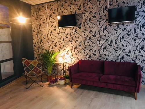 Televisyen dan/atau pusat hiburan di Rener Hotel Los Campones