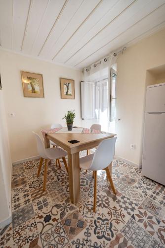 The Artist's Apartment by Konnect, Old Corfu Town