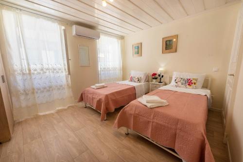 The Artist's Apartment by Konnect, Old Corfu Town