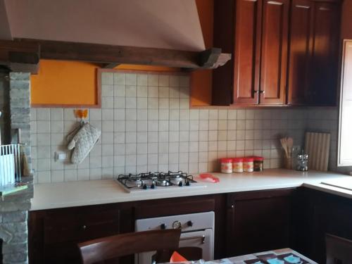 Kuchyň nebo kuchyňský kout v ubytování Le Case dell'Arco – Monte San Vito