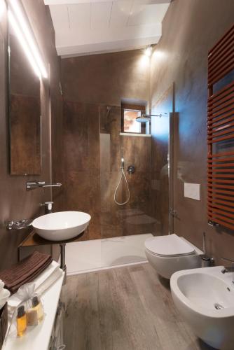 Ένα μπάνιο στο Bed & Breakfast Bure Alto
