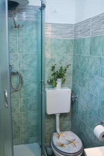 Bilik mandi di Apartment Lara