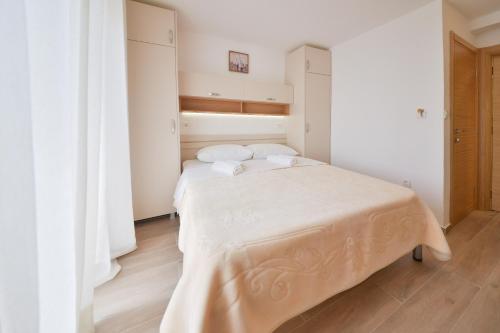 Foto dalla galleria di Apartmani Ljubo Rafailovic 2 a Rafailovici