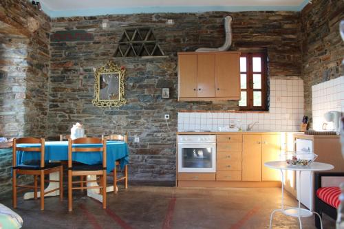 Gallery image of Villette Adonis Andros in Andros
