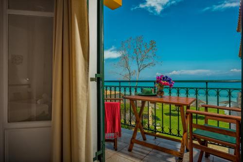 Gallery image of Zarkadis Beach Apartments in Tsilivi
