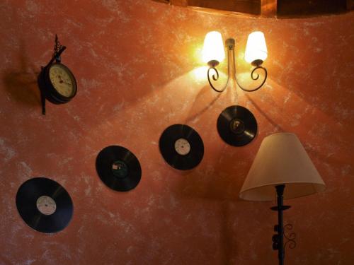 Galería fotográfica de Hotel "Posada de Cantabria EL SOLAR" -Cenas típicas y Gintonic- Bar -Terraza panorámica en Galizano