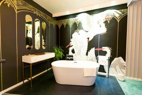Un baño de Rabbit Hole