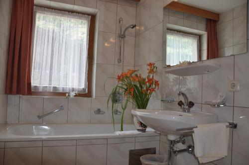 Koupelna v ubytování Hotel Kleon