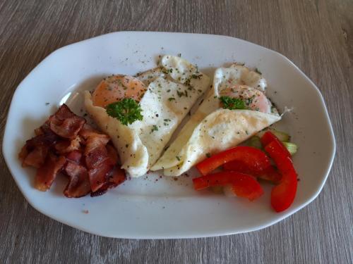 Comida en la casa de huéspedes o alrededores