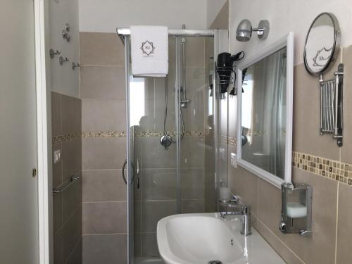Koupelna v ubytování Su Corittu Guesthouse