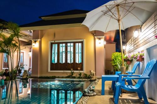 Lounge oder Bar in der Unterkunft Pimchana mountain pool villa phuket