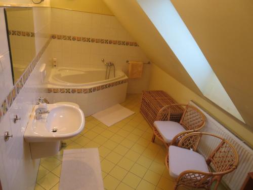 Kúpeľňa v ubytovaní Family Apartment Písek City Centre