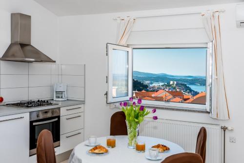 Apartment Anamarija with sea view