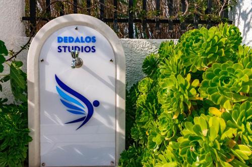 Certifikát, hodnocení, plakát nebo jiný dokument vystavený v ubytování Dedalos Studios Naxos