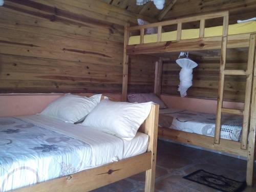 Двуетажно легло или двуетажни легла в стая в Chez Zizou Manakara