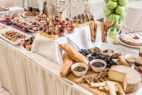 Jídlo v hotelu nebo okolí