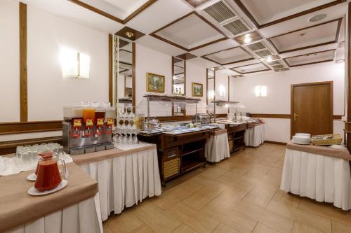 Restavracija oz. druge možnosti za prehrano v nastanitvi Pur-Navolok Hotel