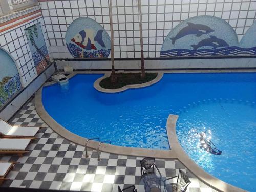 Swimmingpoolen hos eller tæt på apartman Eva
