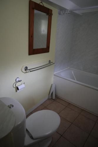 ห้องน้ำของ Cornish Thatched Cottage