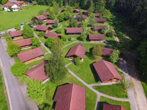 an overhead view of a small village with houses at Blockhäuser Stamsried in Stamsried