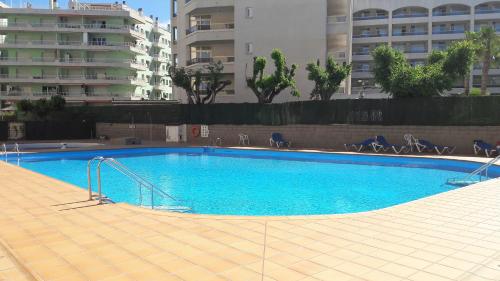 The swimming pool at or near Apartamentos TSS Alboran