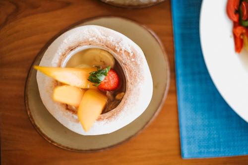 Makanan di atau berdekatan resort