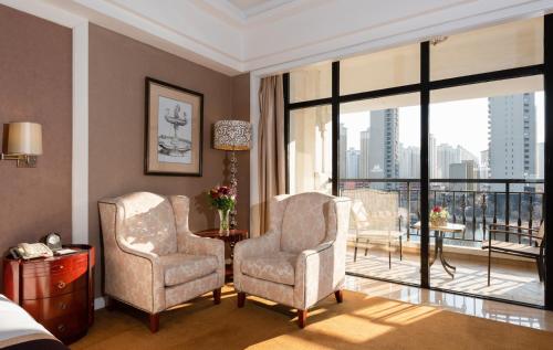 Χώρος καθιστικού στο Country Garden Phoenix Hotels Shenyang Yuhong
