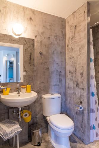 Koupelna v ubytování CHROMA Lodge Pikermi