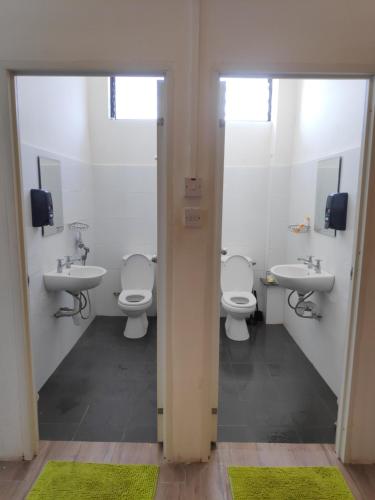 Koupelna v ubytování EZ Lodgings