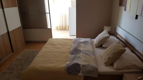 Afbeelding uit fotogalerij van Apartments Roko Kolinda in Bibinje