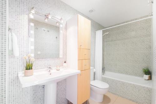 Et badeværelse på Lets Holidays Estrella Pelegri 2