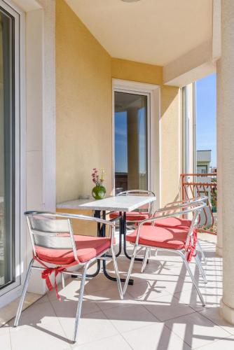Apartment Mary
