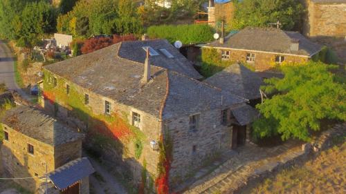 Το κτήριο όπου στεγάζεται  the country house