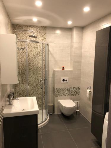 O baie la Apartament Bryza z ogródkiem