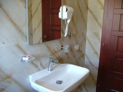 A bathroom at Hotel Dollari